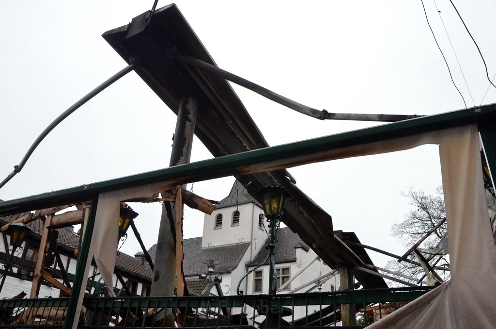 Feuer 3 Zum Treppchen Koeln Rodenkirchen Kirchstr Steinstr P416.JPG - Miklos Laubert